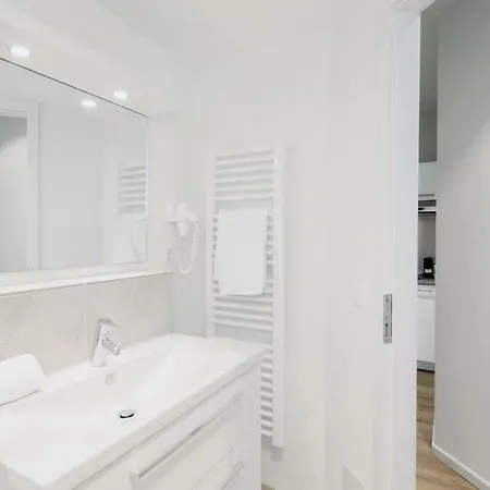 Cozy In Travemuende With Kitchen Apartment